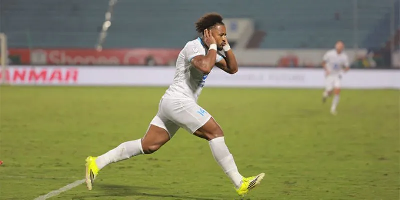 Xuân Son bùng nổ giúp Nam Định và ĐT Việt Nam thống trị khu vực 3 Xuân Son đang ghi 8 bàn trong 4 trận gần nhất